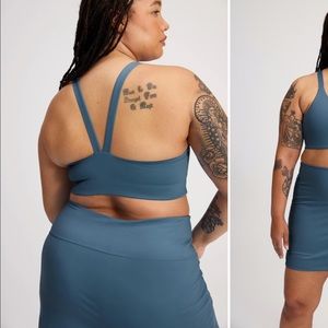 Girlfriend Collective Lou Sports bra in monarch